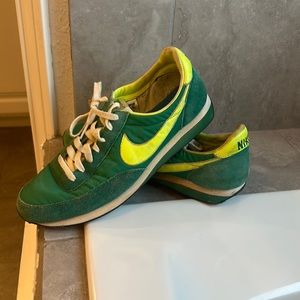 Nike Green waffle racer size 10